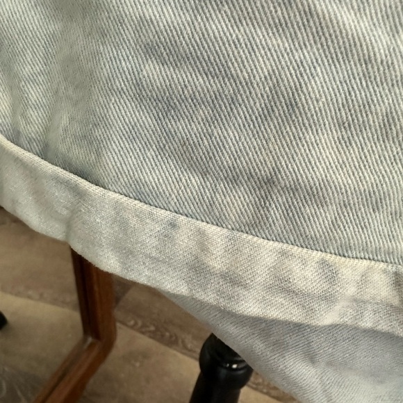 Refuge  Denim Mom Shorts Size 7 Jeans Acid Wash Light Cuff Zip Closure - Picture 3 of 8